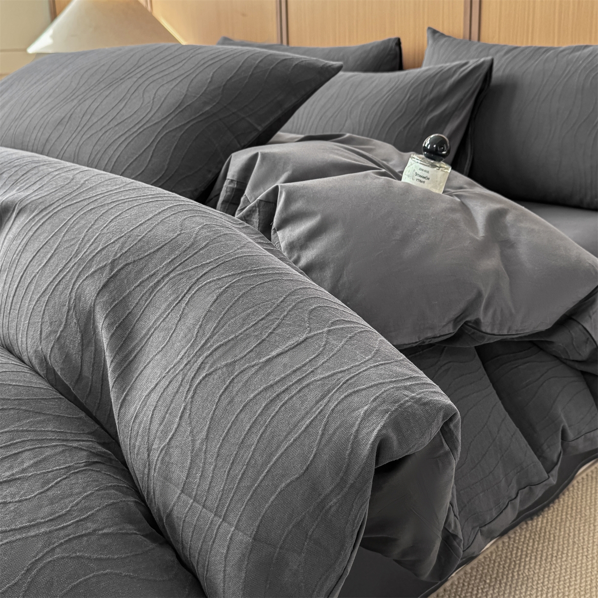 91家纺网 家纺一手货源 找家纺 （总）灰鲸 2026新款全棉纯棉三层纱色织提花四件套