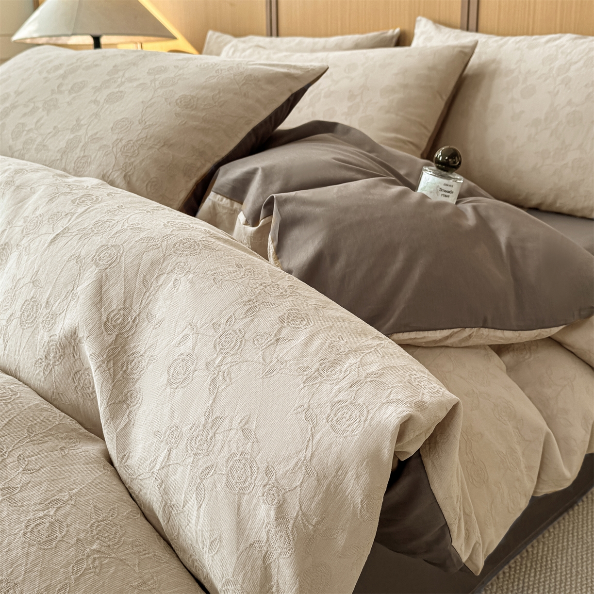 91家纺网 家纺一手货源 找家纺 （总）灰鲸 2026新款全棉纯棉三层纱色织提花四件套