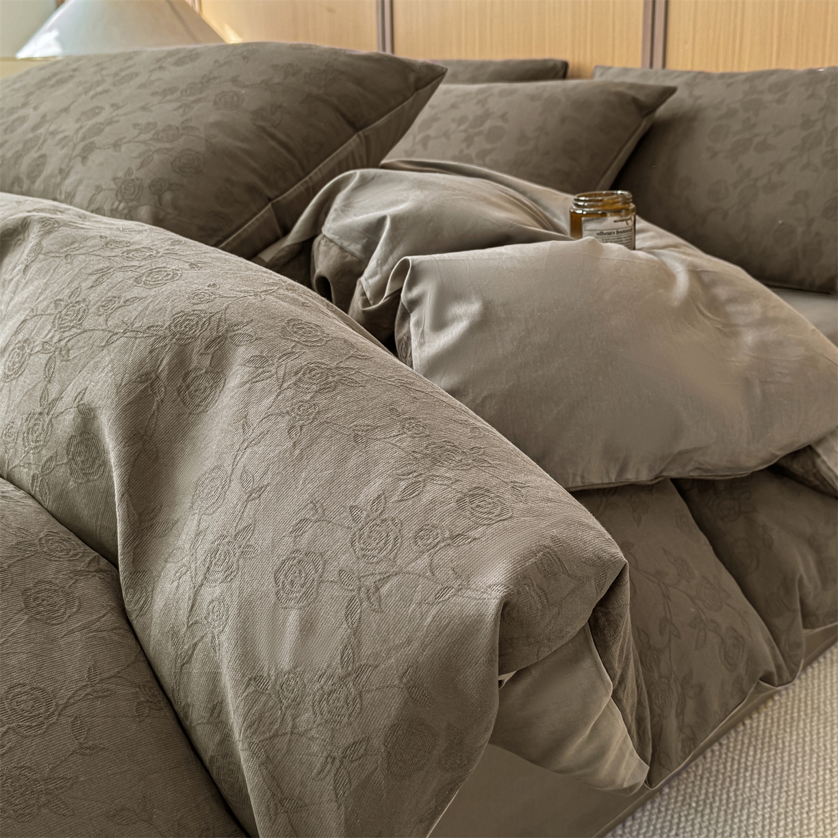 91家纺网 家纺一手货源 找家纺 （总）灰鲸 2026新款全棉纯棉三层纱色织提花四件套