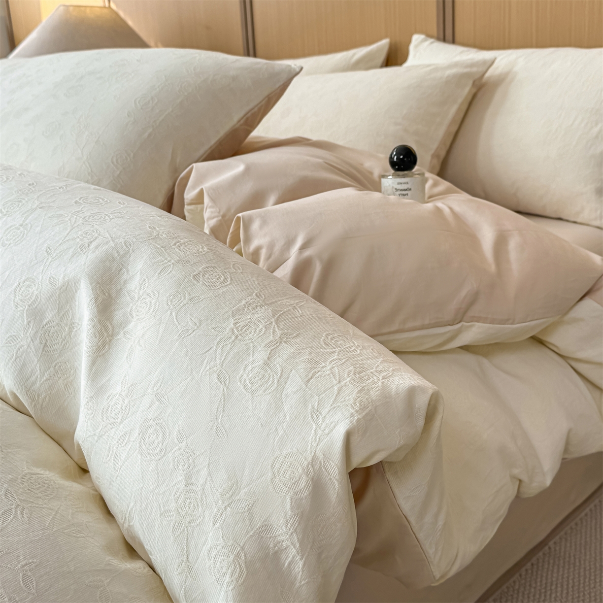 91家纺网 家纺一手货源 找家纺 （总）灰鲸 2026新款全棉纯棉三层纱色织提花四件套