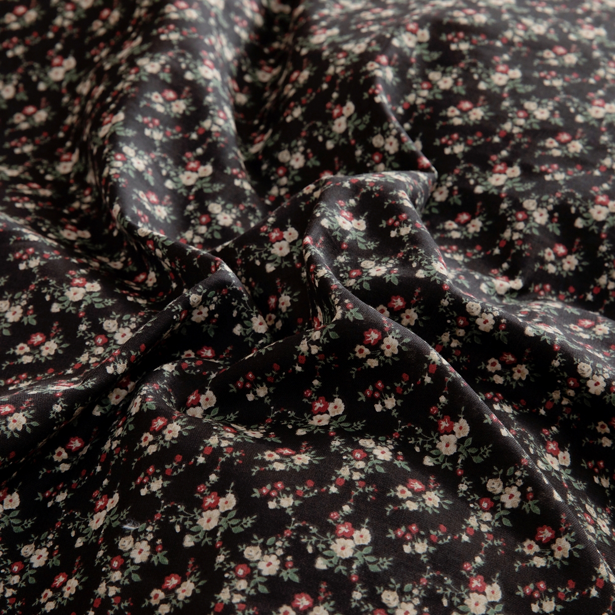 91家纺网 家纺一手货源 找家纺 情煊家纺 2026新款全棉双层纱花边款绣花款单被套 绣花款-海棠红