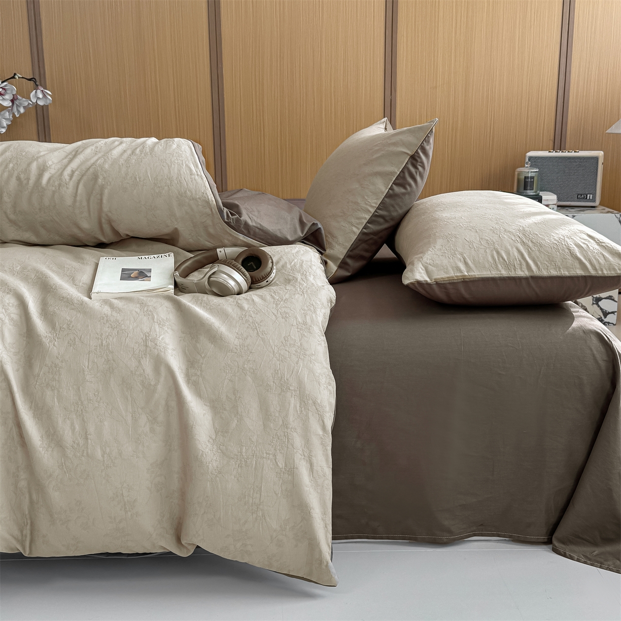 91家纺网 家纺一手货源 找家纺 灰鲸 2026新款全棉纯棉三层纱色织提花四件套 花影-可可奶咖