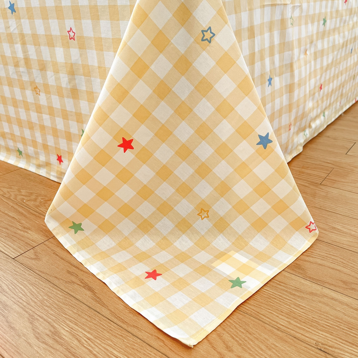 91家纺网 家纺一手货源 找家纺 睡美美家纺 2026新款全棉纯棉斜纹印花喷气小清新四季款学生三件套四件套 快乐小星星