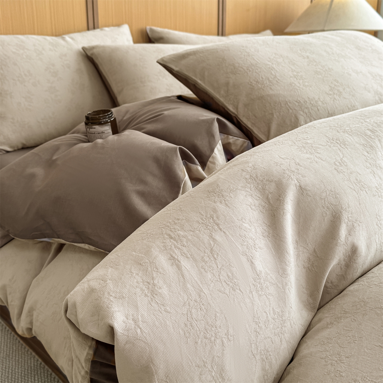 91家纺网 家纺一手货源 找家纺 灰鲸 2026新款全棉纯棉三层纱色织提花四件套 花影-可可奶咖