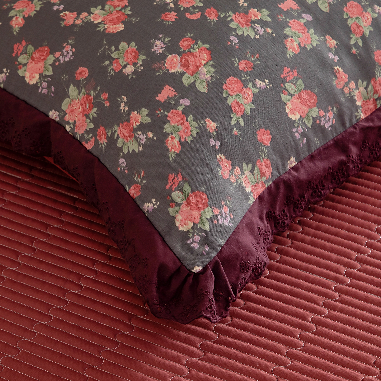 91家纺网 家纺一手货源 找家纺 情煊家纺 2026新款全棉双层纱花边款绣花款单被套 绣花款-缪斯