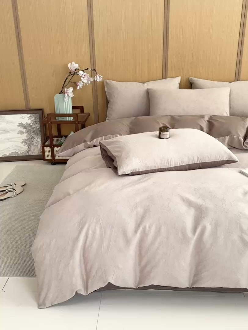 91家纺网 家纺一手货源 找家纺 灰鲸 2026新款全棉纯棉三层纱色织提花四件套 花影-可可奶咖