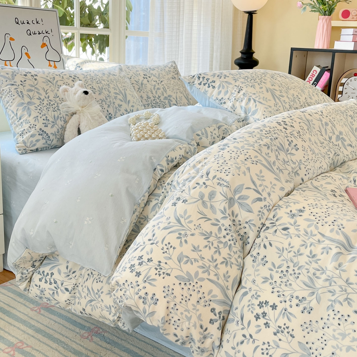 91家纺网 家纺一手货源 找家纺 睡美美家纺 2026新款全棉纯棉斜纹印花喷气小清新四季款学生三件套四件套 蓝沫