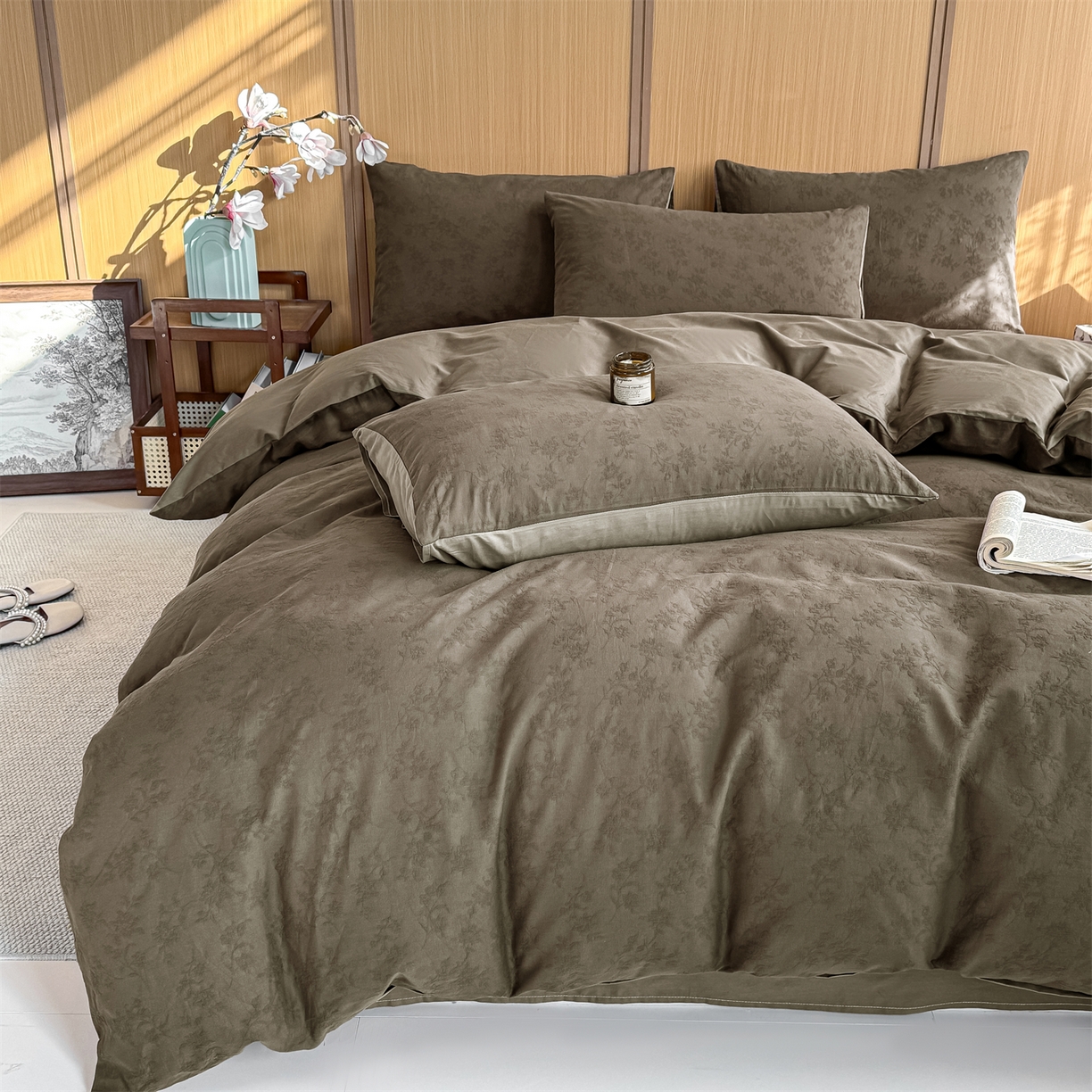 91家纺网 家纺一手货源 找家纺 灰鲸 2026新款全棉纯棉三层纱色织提花四件套 花影-摩卡