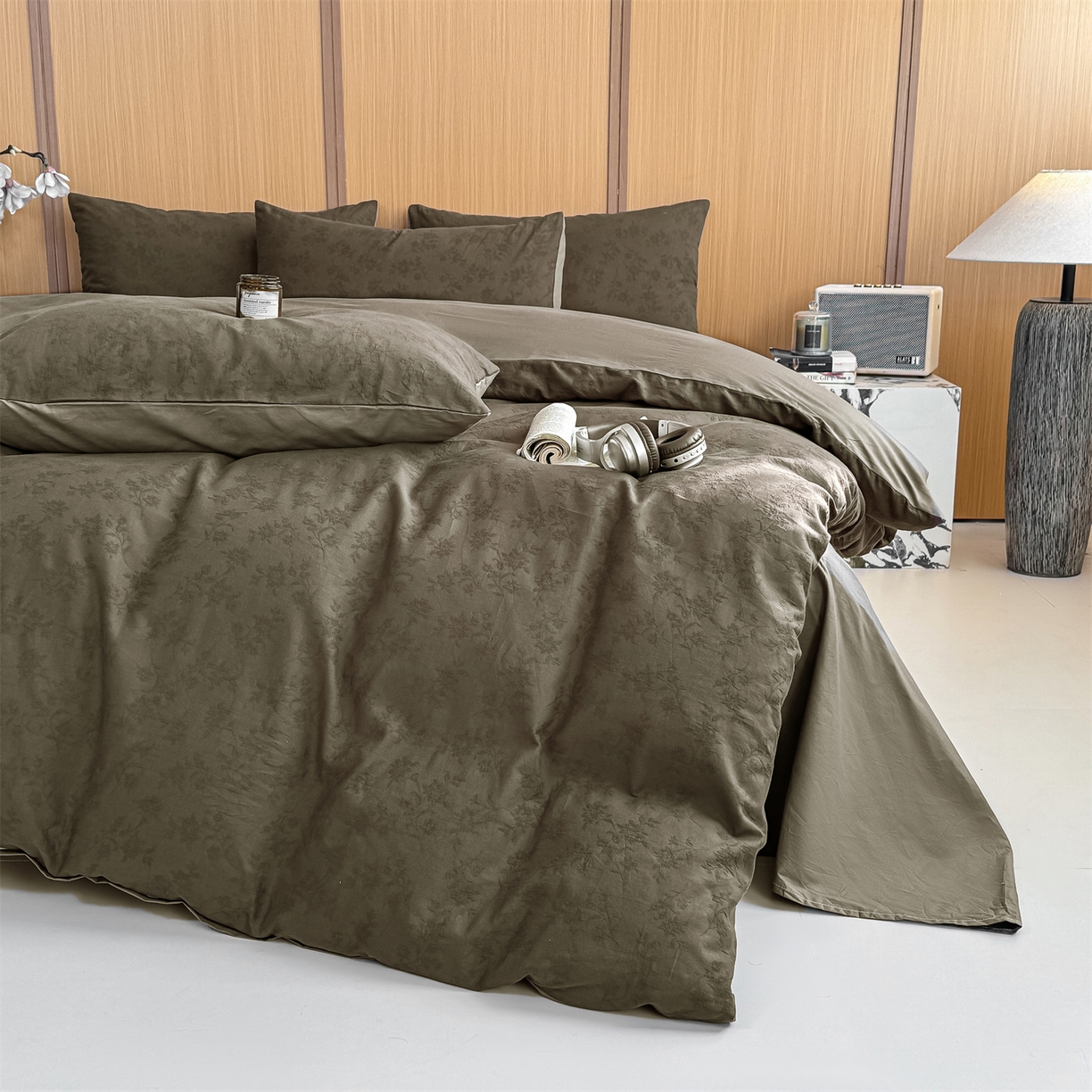 91家纺网 家纺一手货源 找家纺 灰鲸 2026新款全棉纯棉三层纱色织提花四件套 花影-摩卡