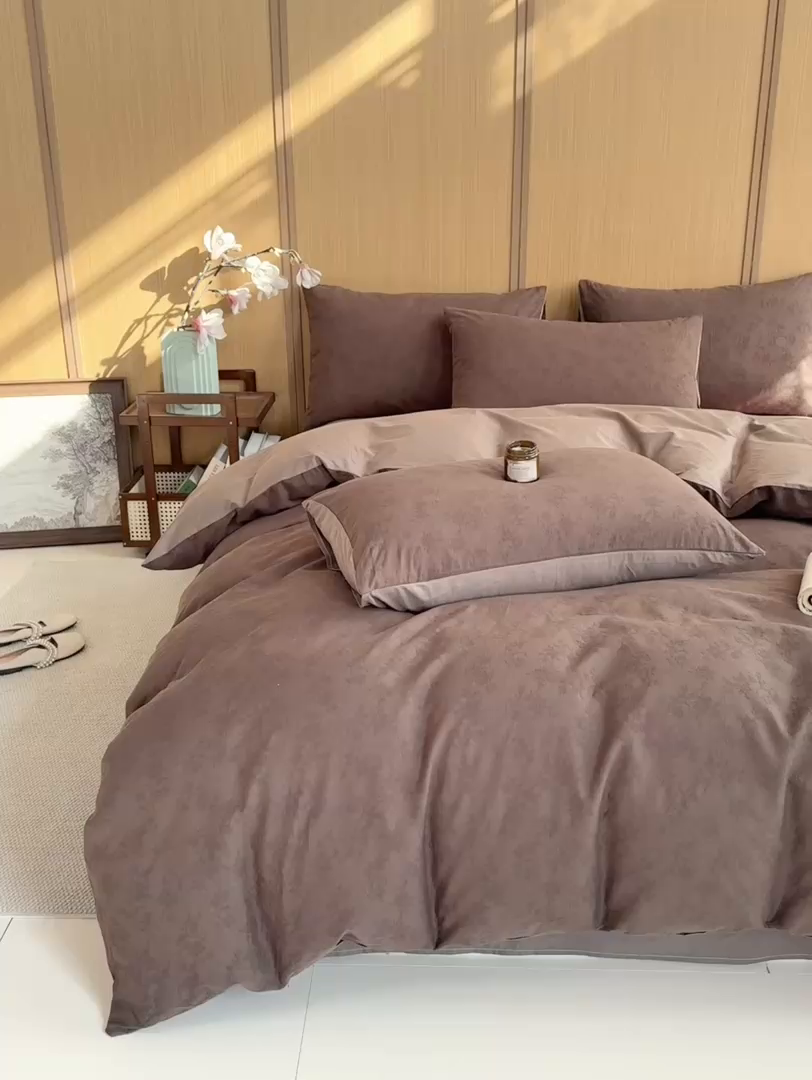 91家纺网 家纺一手货源 找家纺 灰鲸 2026新款全棉纯棉三层纱色织提花四件套 花影-摩卡