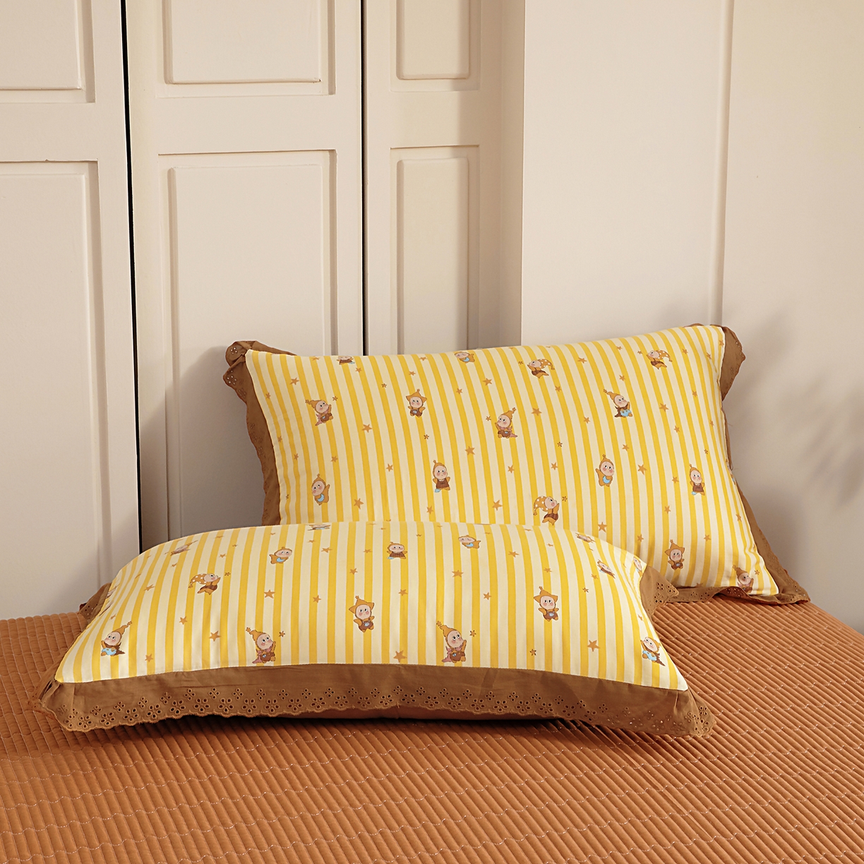 91家纺网 家纺一手货源 找家纺 情煊家纺 2026新款全棉双层纱花边款绣花款单被套 绣花款-星星人