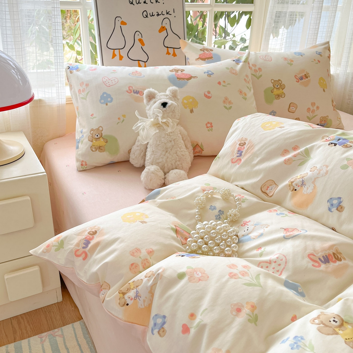 91家纺网 家纺一手货源 找家纺 睡美美家纺 2026新款全棉纯棉斜纹印花喷气小清新四季款学生三件套四件套 奶糕世界