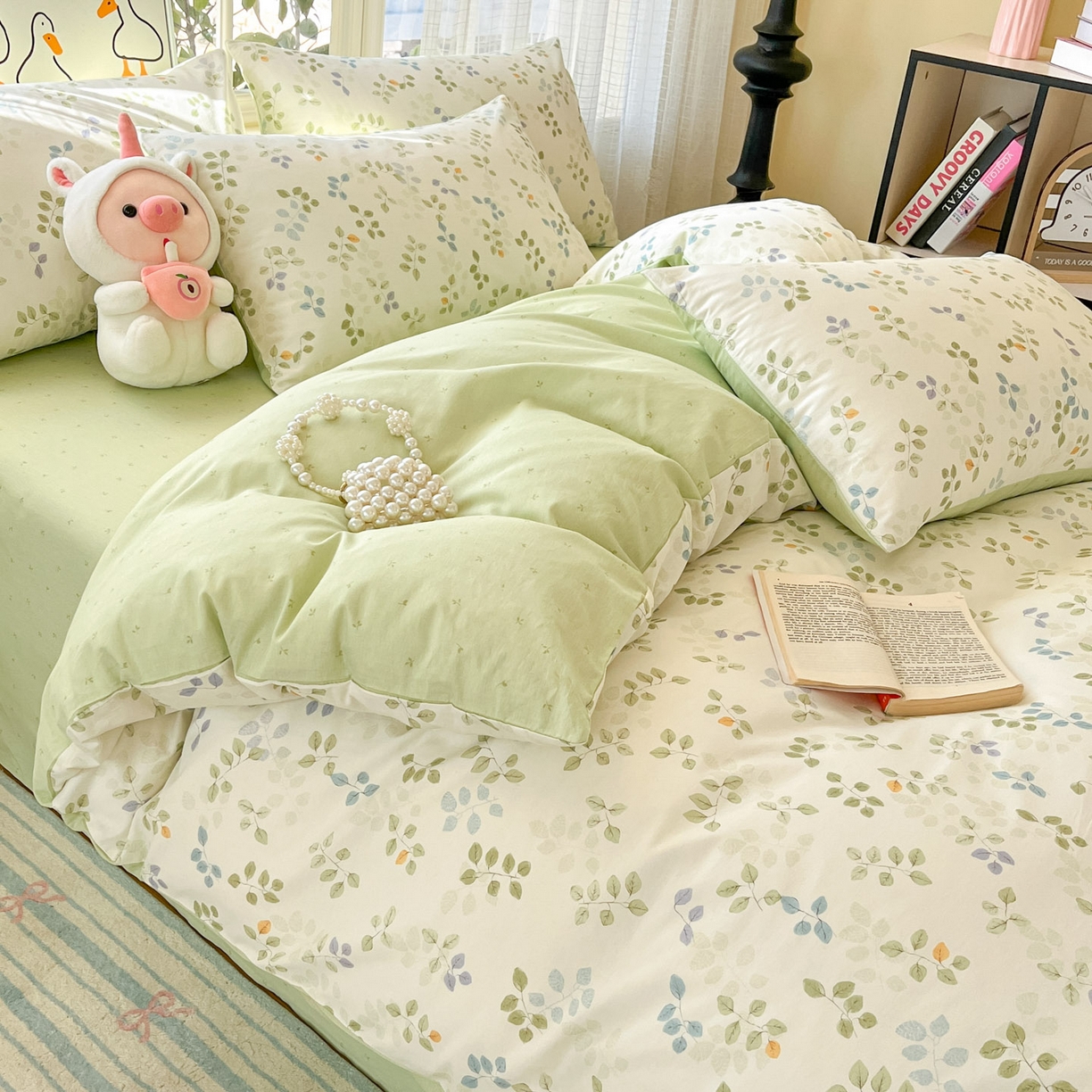 91家纺网 家纺一手货源 找家纺 睡美美家纺 2026新款全棉纯棉斜纹印花喷气小清新四季款学生三件套四件套 浅浅叶语