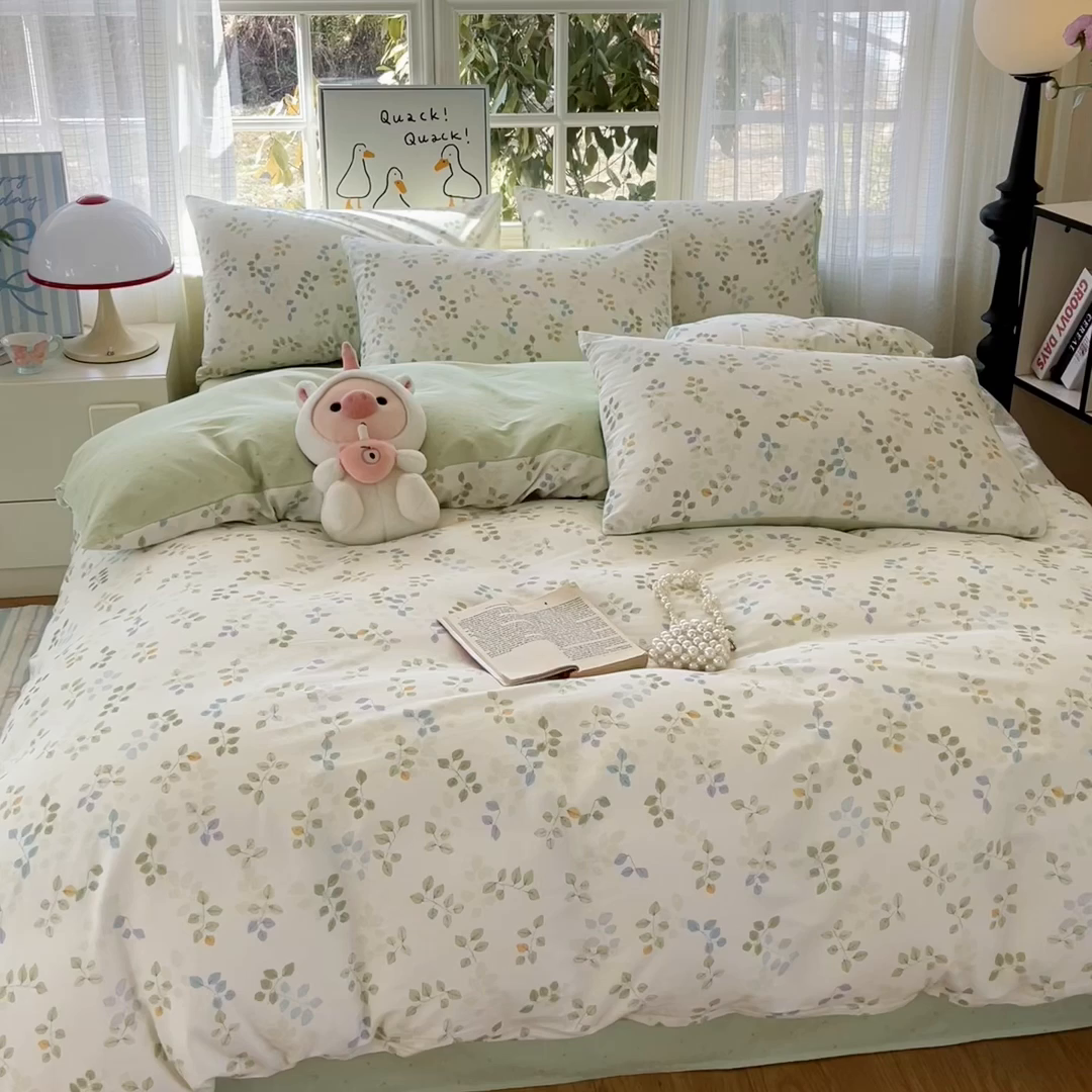 91家纺网 家纺一手货源 找家纺 睡美美家纺 2026新款全棉纯棉斜纹印花喷气小清新四季款学生三件套四件套 浅浅叶语