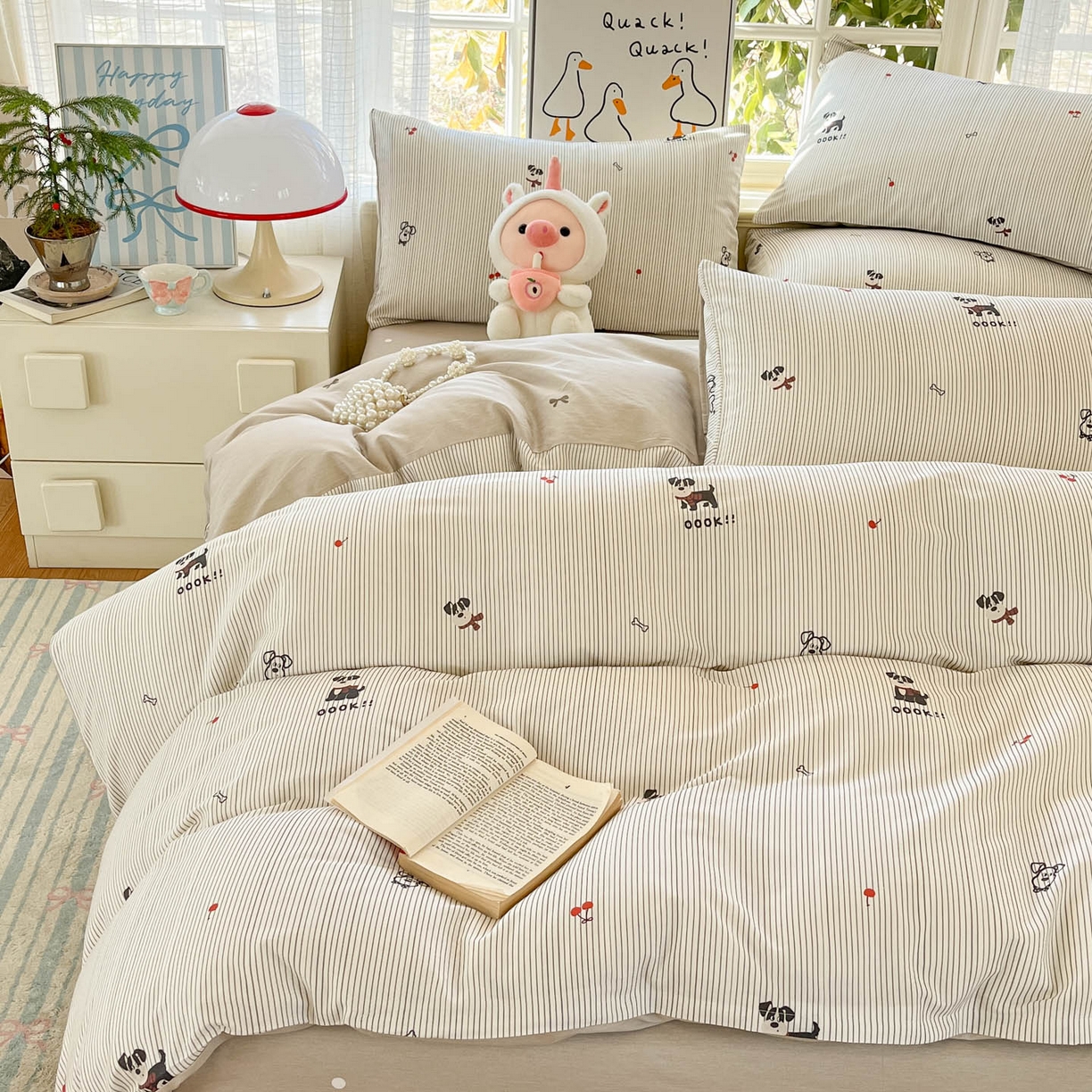 91家纺网 家纺一手货源 找家纺 睡美美家纺 2026新款全棉纯棉斜纹印花喷气小清新四季款学生三件套四件套 趣味萌犬