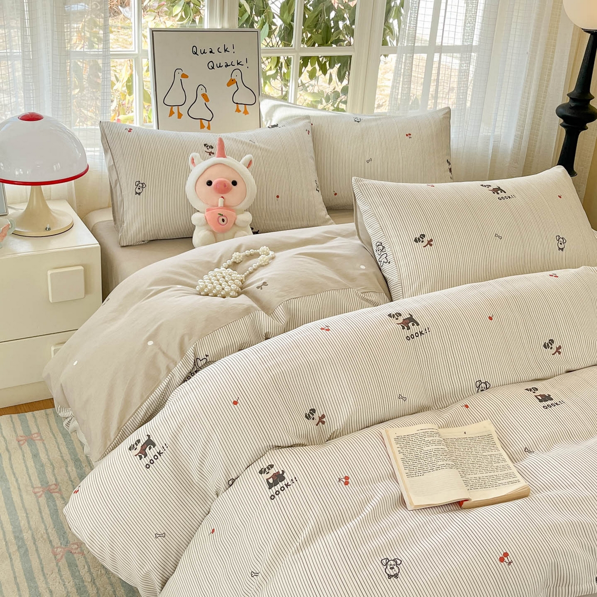 91家纺网 家纺一手货源 找家纺 睡美美家纺 2026新款全棉纯棉斜纹印花喷气小清新四季款学生三件套四件套 趣味萌犬