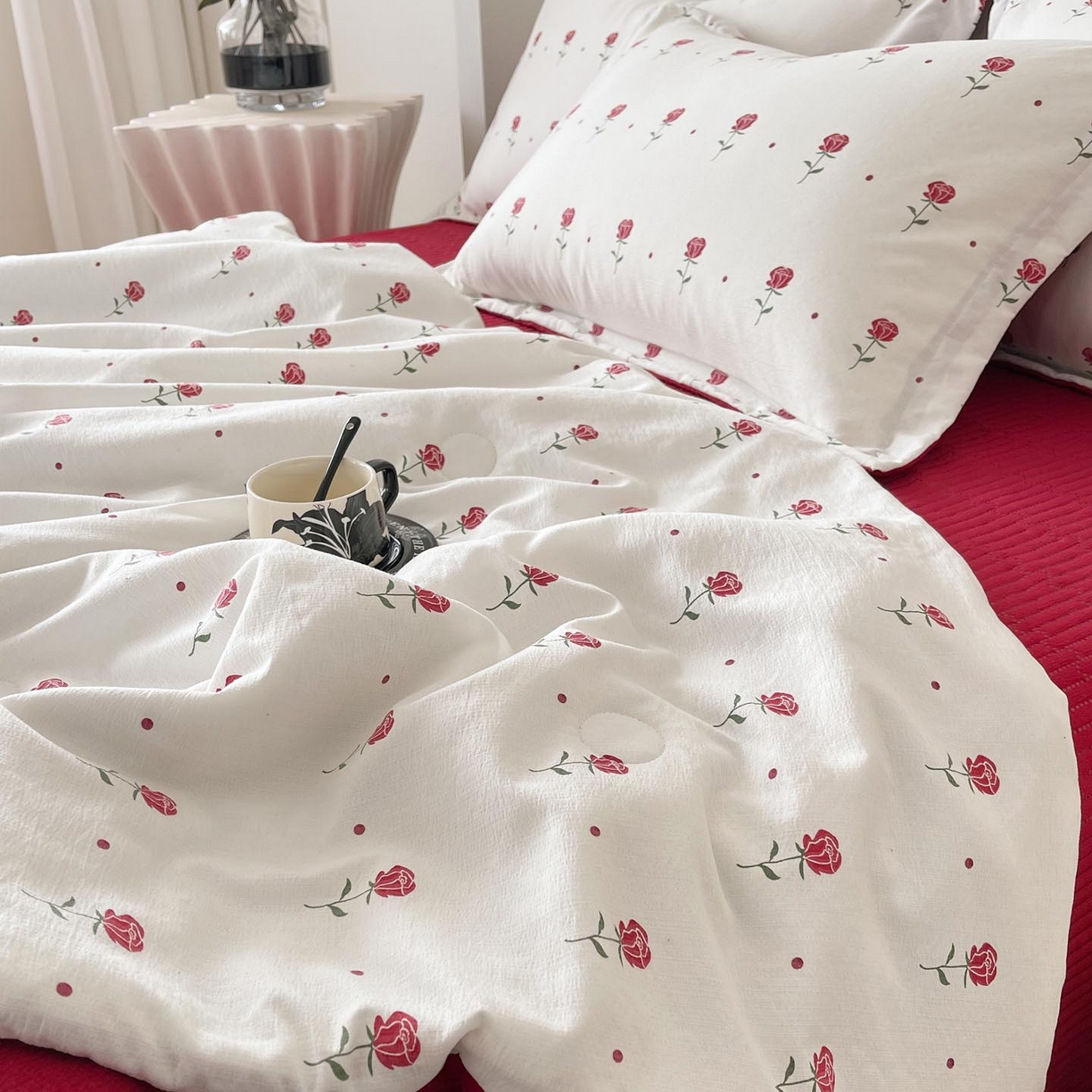 91家纺网 家纺一手货源 找家纺 锦彩家居 2026新款皱皱水洗棉夏被床盖四件套 卡地亚-红