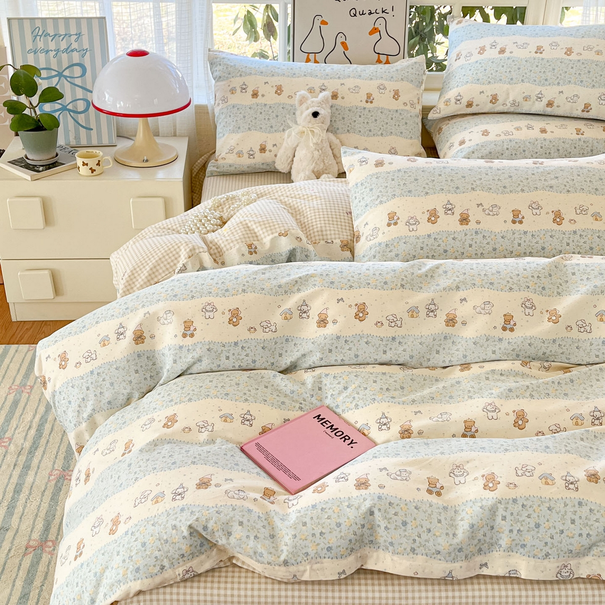 91家纺网 家纺一手货源 找家纺 睡美美家纺 2026新款全棉纯棉斜纹印花喷气小清新四季款学生三件套四件套 三小只