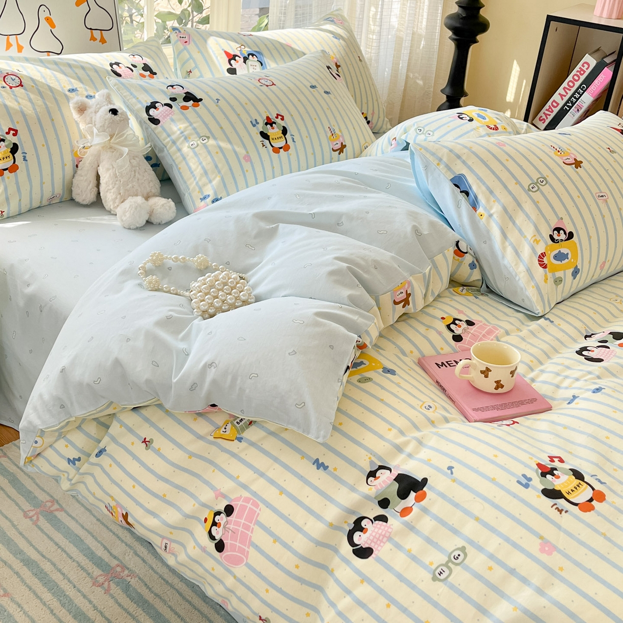 91家纺网 家纺一手货源 找家纺 睡美美家纺 2026新款全棉纯棉斜纹印花喷气小清新四季款学生三件套四件套 生日派企鹅