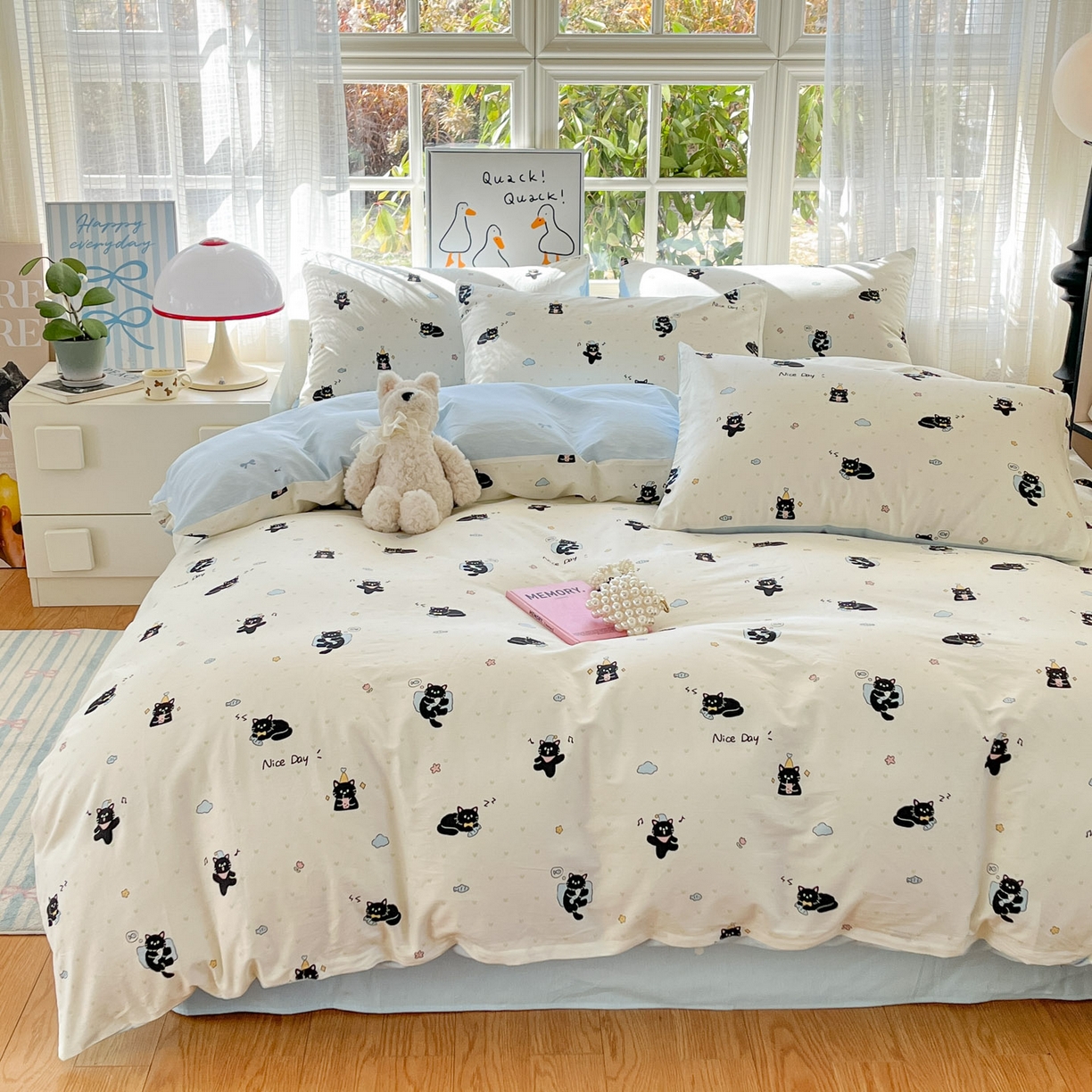 91家纺网 家纺一手货源 找家纺 睡美美家纺 2026新款全棉纯棉斜纹印花喷气小清新四季款学生三件套四件套 贪睡猫