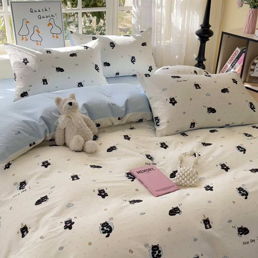 91家纺网 家纺一手货源 找家纺 睡美美家纺 2026新款全棉纯棉斜纹印花喷气小清新四季款学生三件套四件套 贪睡猫