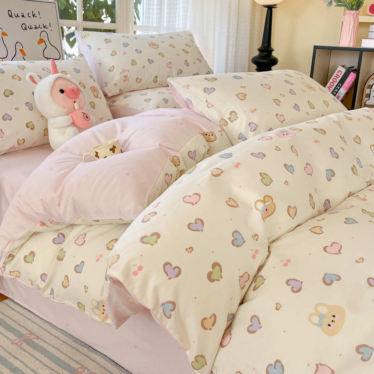 91家纺网 家纺一手货源 找家纺 睡美美家纺 2026新款全棉纯棉斜纹印花喷气小清新四季款学生三件套四件套 甜心萌宠-玉