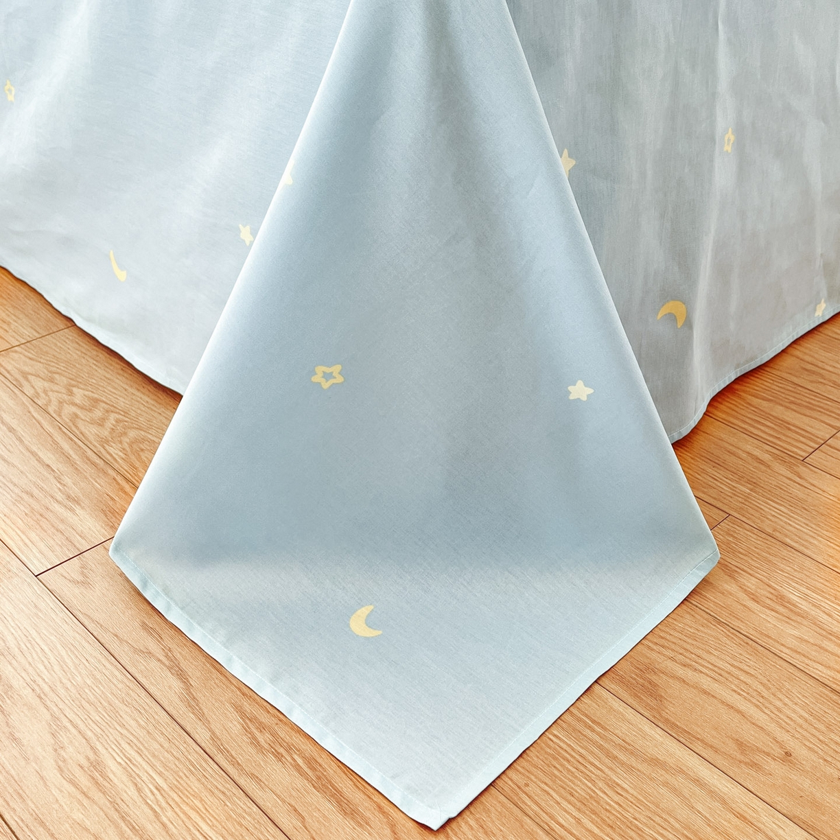 91家纺网 家纺一手货源 找家纺 睡美美家纺 2026新款全棉纯棉斜纹印花喷气小清新四季款学生三件套四件套 小精灵