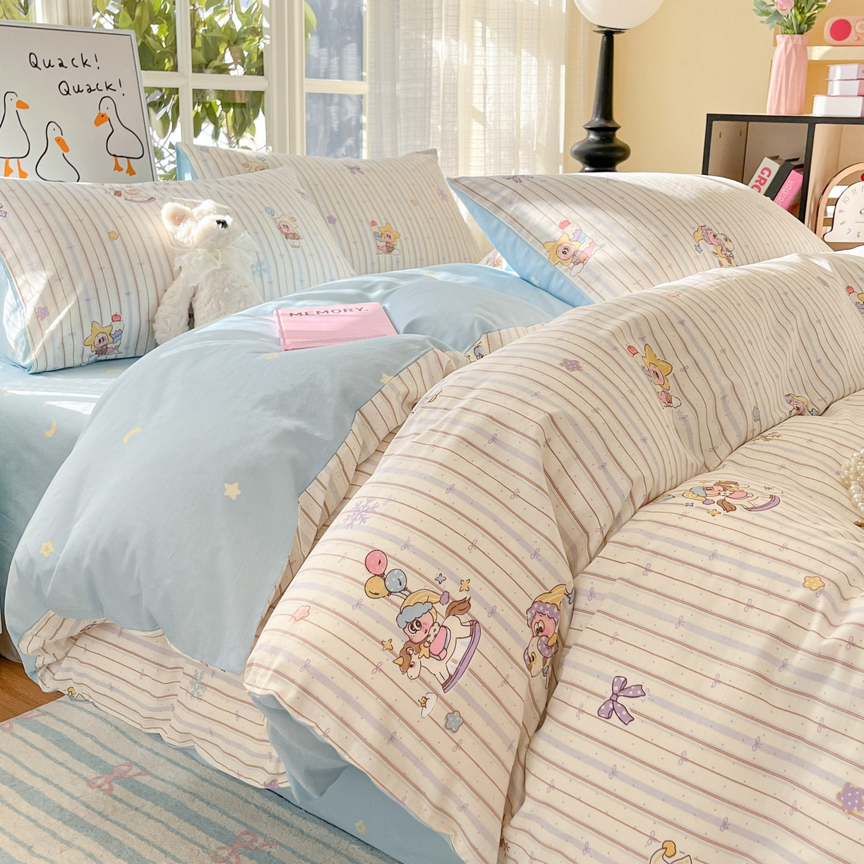 91家纺网 家纺一手货源 找家纺 睡美美家纺 2026新款全棉纯棉斜纹印花喷气小清新四季款学生三件套四件套 小精灵