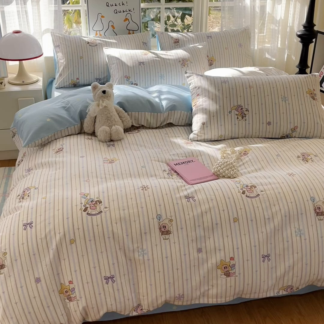 91家纺网 家纺一手货源 找家纺 睡美美家纺 2026新款全棉纯棉斜纹印花喷气小清新四季款学生三件套四件套 小精灵