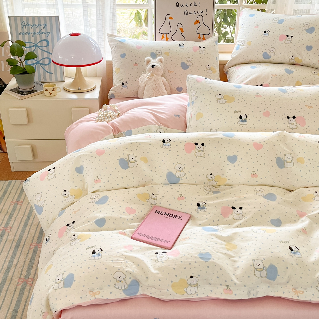 91家纺网 家纺一手货源 找家纺 睡美美家纺 2026新款全棉纯棉斜纹印花喷气小清新四季款学生三件套四件套 心心狗