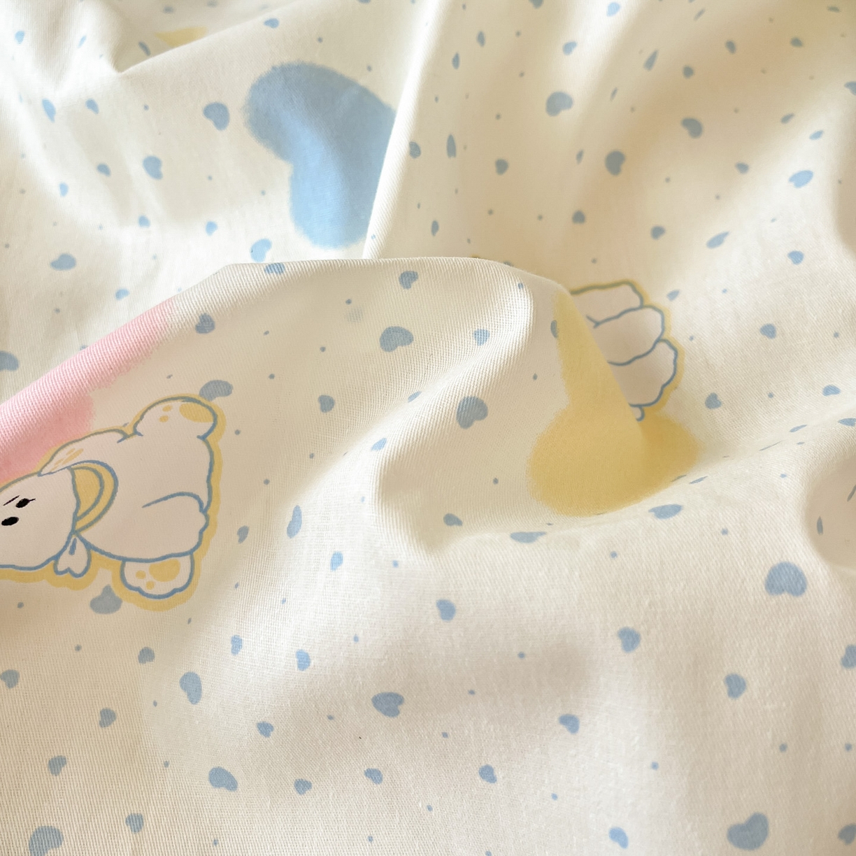 91家纺网 家纺一手货源 找家纺 睡美美家纺 2026新款全棉纯棉斜纹印花喷气小清新四季款学生三件套四件套 心心狗