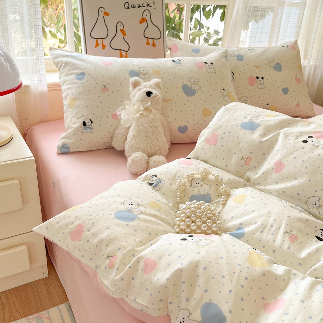 91家纺网 家纺一手货源 找家纺 睡美美家纺 2026新款全棉纯棉斜纹印花喷气小清新四季款学生三件套四件套 心心狗