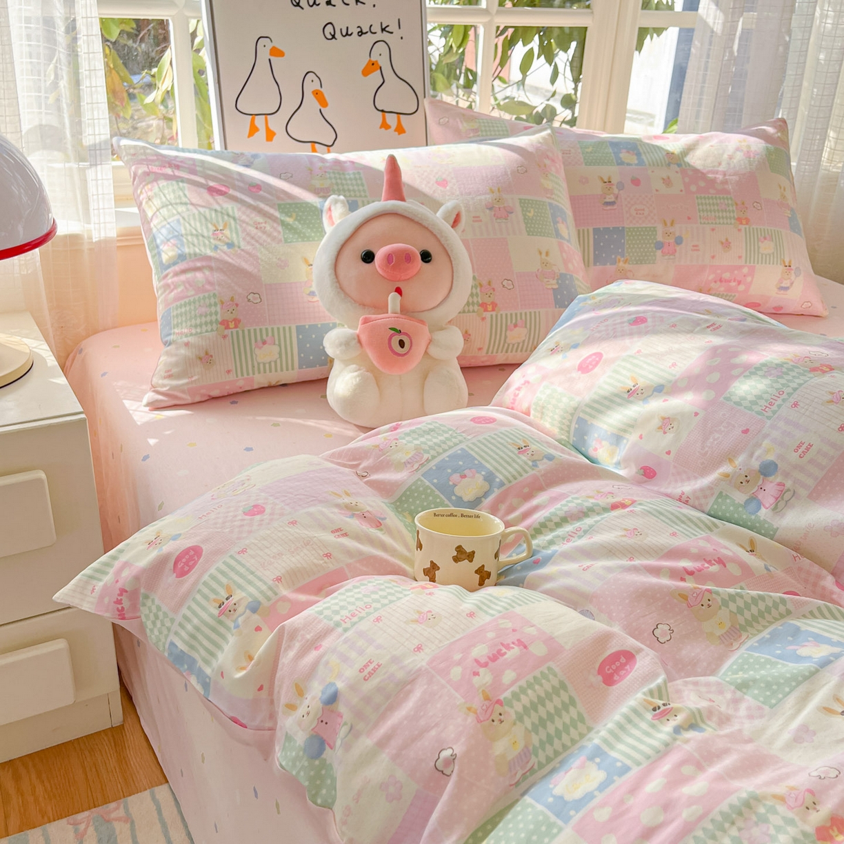 91家纺网 家纺一手货源 找家纺 睡美美家纺 2026新款全棉纯棉斜纹印花喷气小清新四季款学生三件套四件套 幸运宝贝