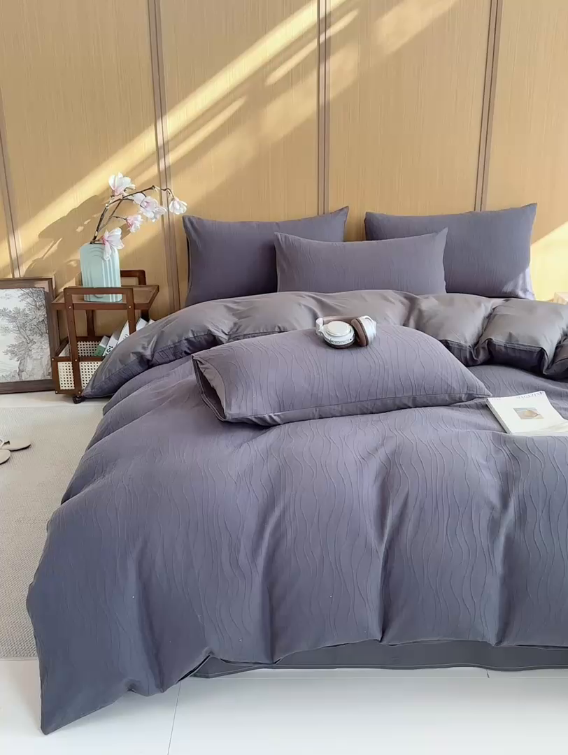 91家纺网 家纺一手货源 找家纺 灰鲸 2026新款全棉纯棉三层纱色织提花四件套 浅忆-素墨