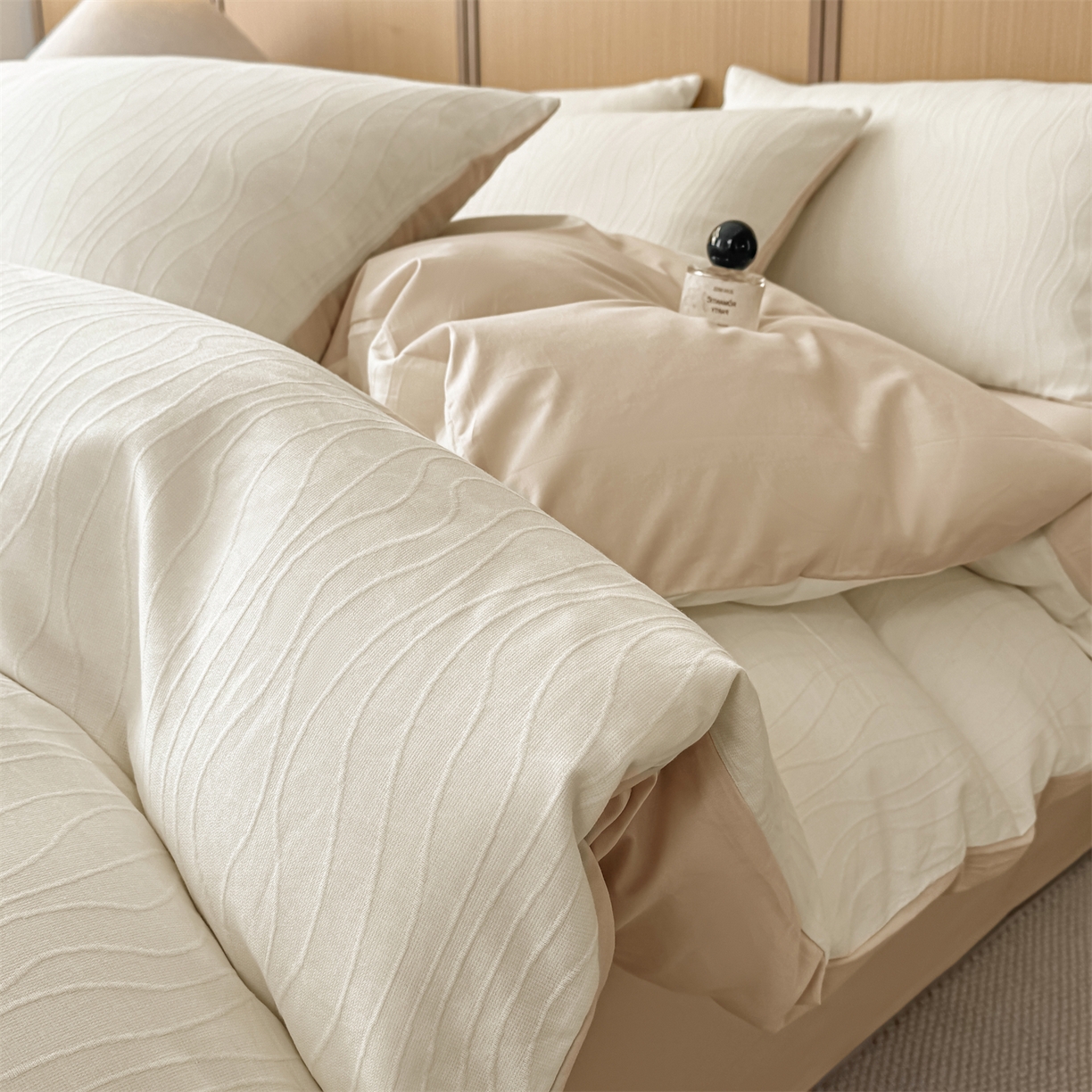 灰鲸 2026新款全棉纯棉三层纱色织提花四件套 浅忆-杏仁奶霜