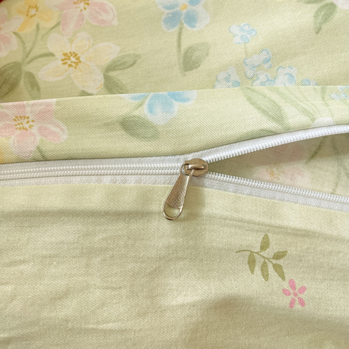 91家纺网 家纺一手货源 找家纺 睡美美家纺 2026新款全棉纯棉斜纹印花喷气小清新四季款学生三件套四件套 徐徐花开