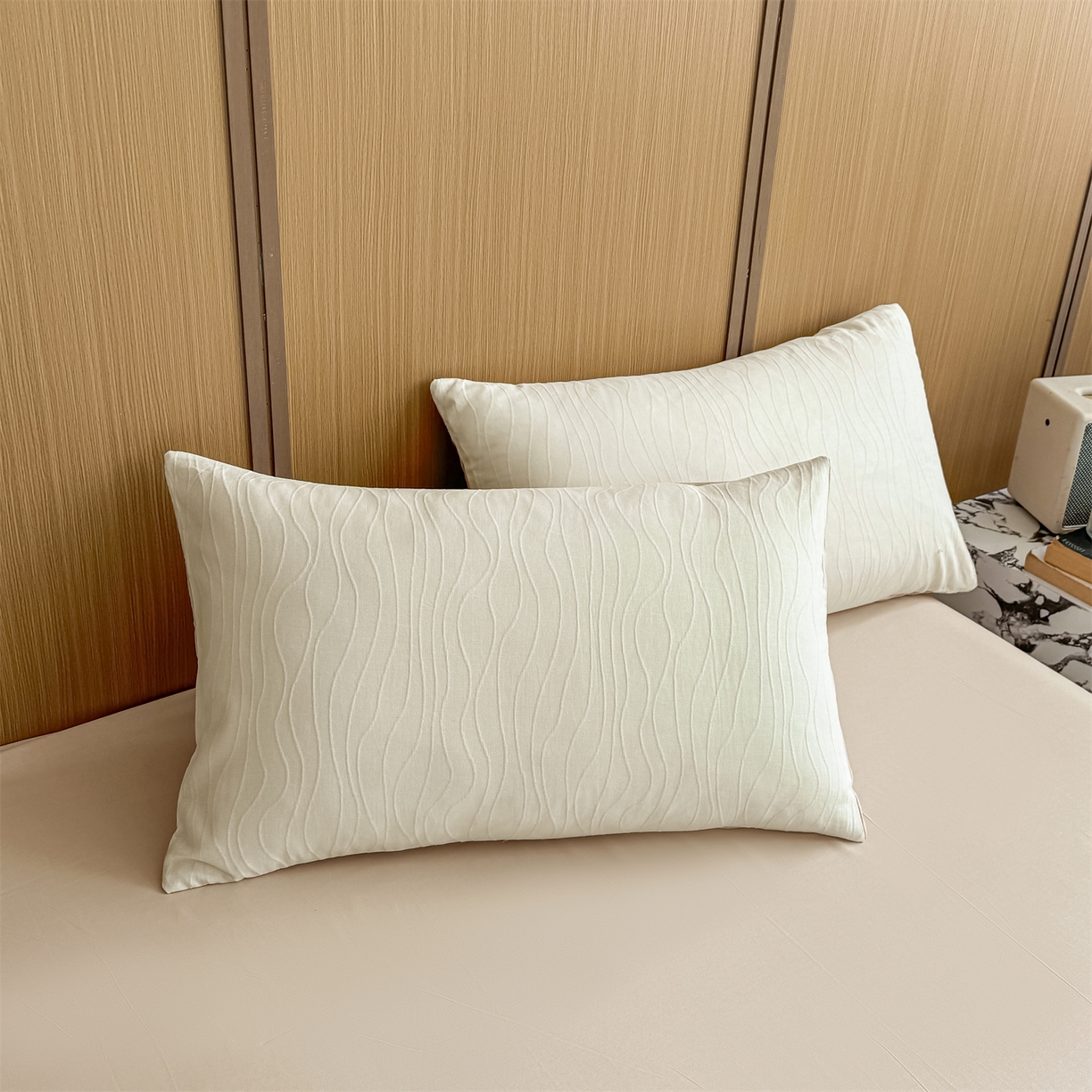 91家纺网 家纺一手货源 找家纺 灰鲸 2026新款全棉纯棉三层纱色织提花四件套 浅忆-杏仁奶霜