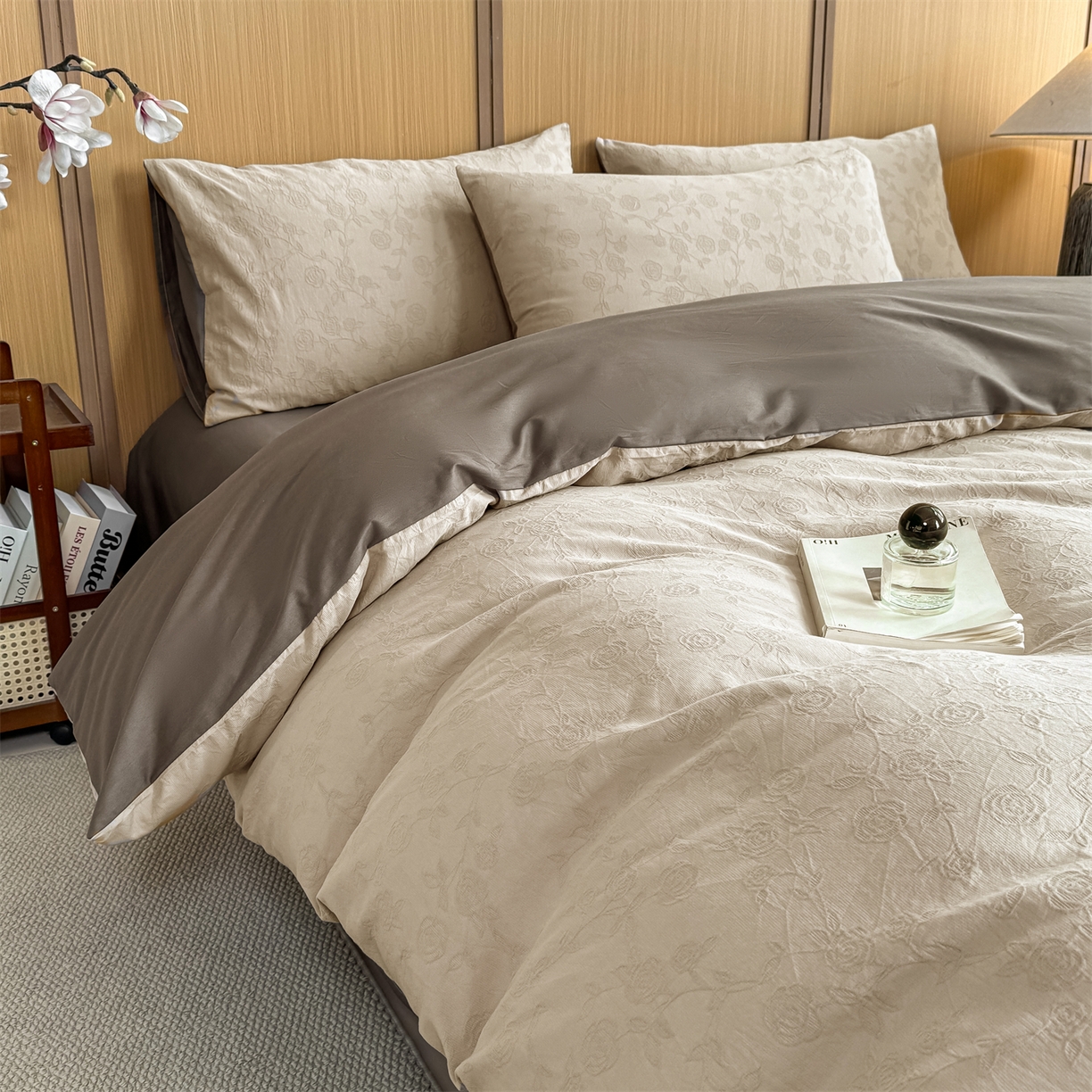 91家纺网 家纺一手货源 找家纺 灰鲸 2026新款全棉纯棉三层纱色织提花四件套 蔷薇-可可奶咖