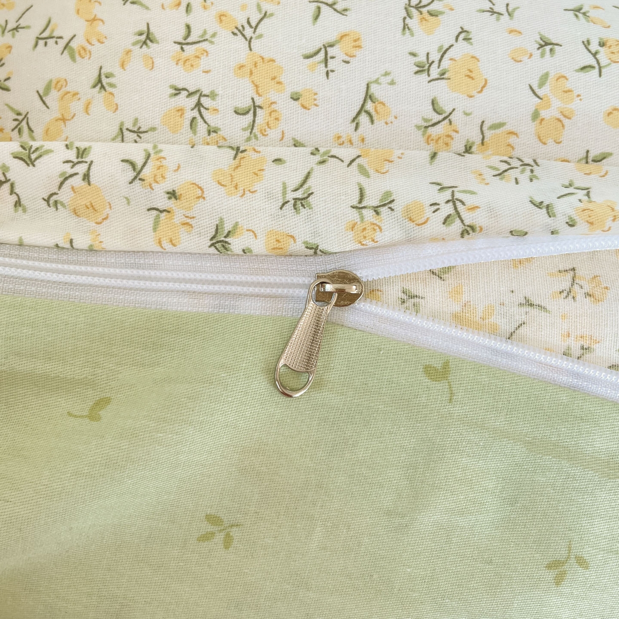 91家纺网 家纺一手货源 找家纺 睡美美家纺 2026新款全棉纯棉斜纹印花喷气小清新四季款学生三件套四件套 一叶知秋