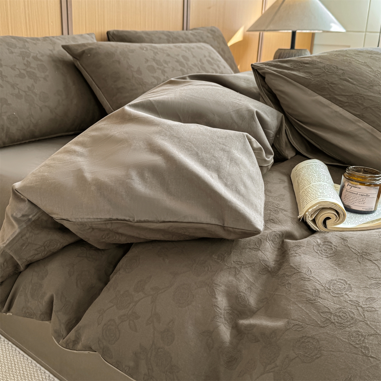 91家纺网 家纺一手货源 找家纺 灰鲸 2026新款全棉纯棉三层纱色织提花四件套 蔷薇-摩卡