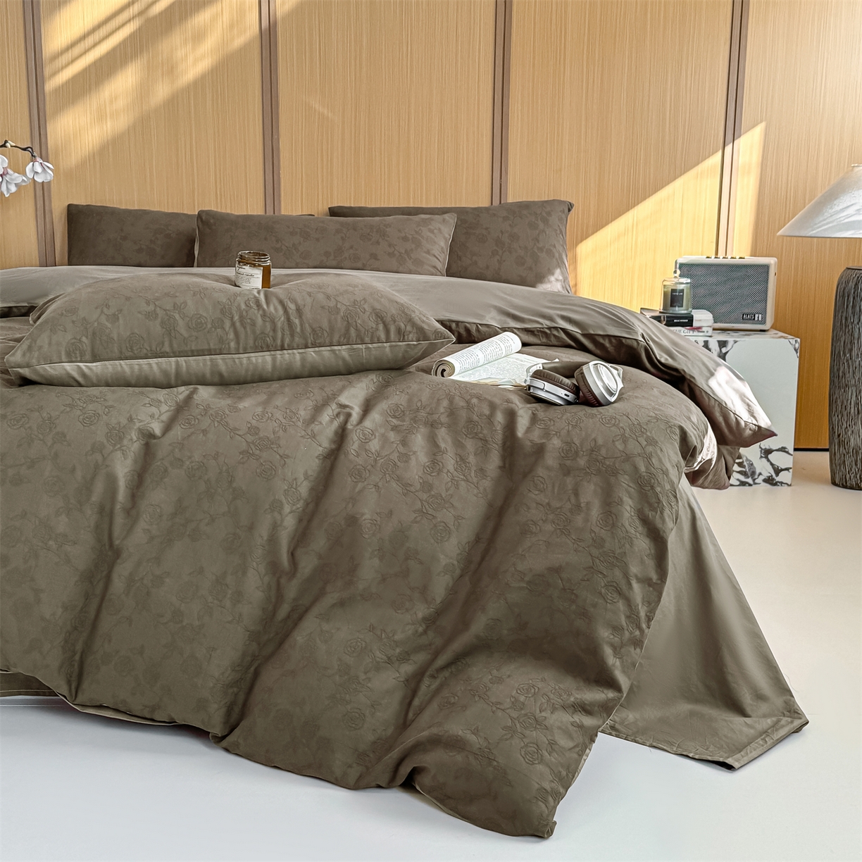 91家纺网 家纺一手货源 找家纺 灰鲸 2026新款全棉纯棉三层纱色织提花四件套 蔷薇-摩卡