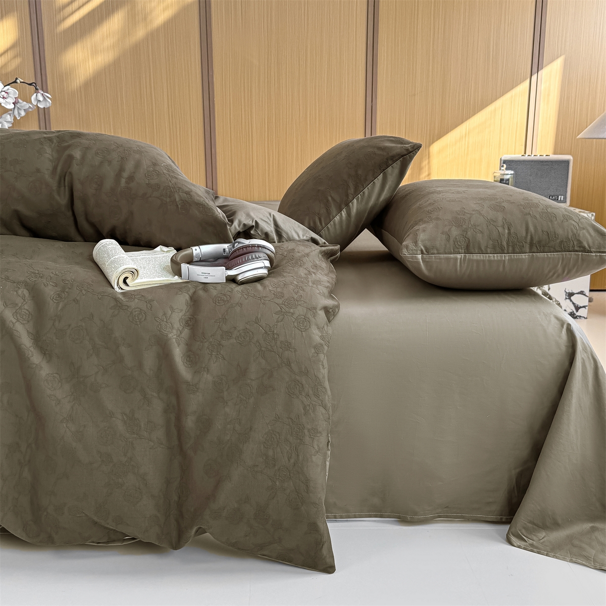 91家纺网 家纺一手货源 找家纺 灰鲸 2026新款全棉纯棉三层纱色织提花四件套 蔷薇-摩卡