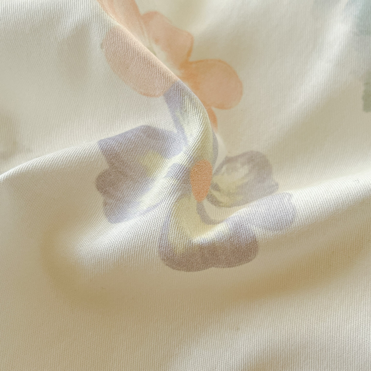 91家纺网 家纺一手货源 找家纺 睡美美家纺 2026新款全棉纯棉斜纹印花喷气小清新四季款学生三件套四件套 枝繁叶茂