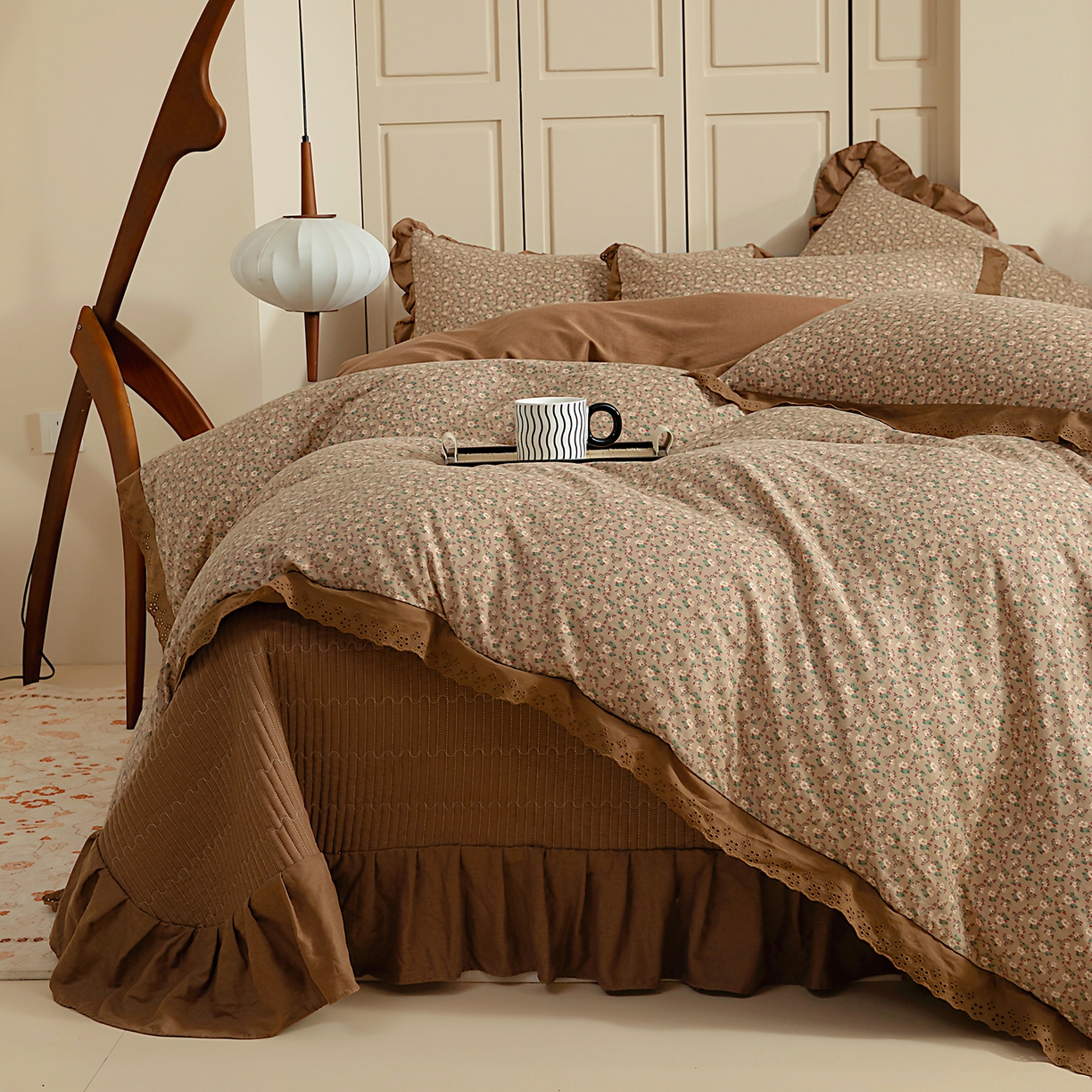 91家纺网 家纺一手货源 找家纺 情煊家纺 2026新款全棉双层纱花边款绣花款四件套 绣花款-绯红