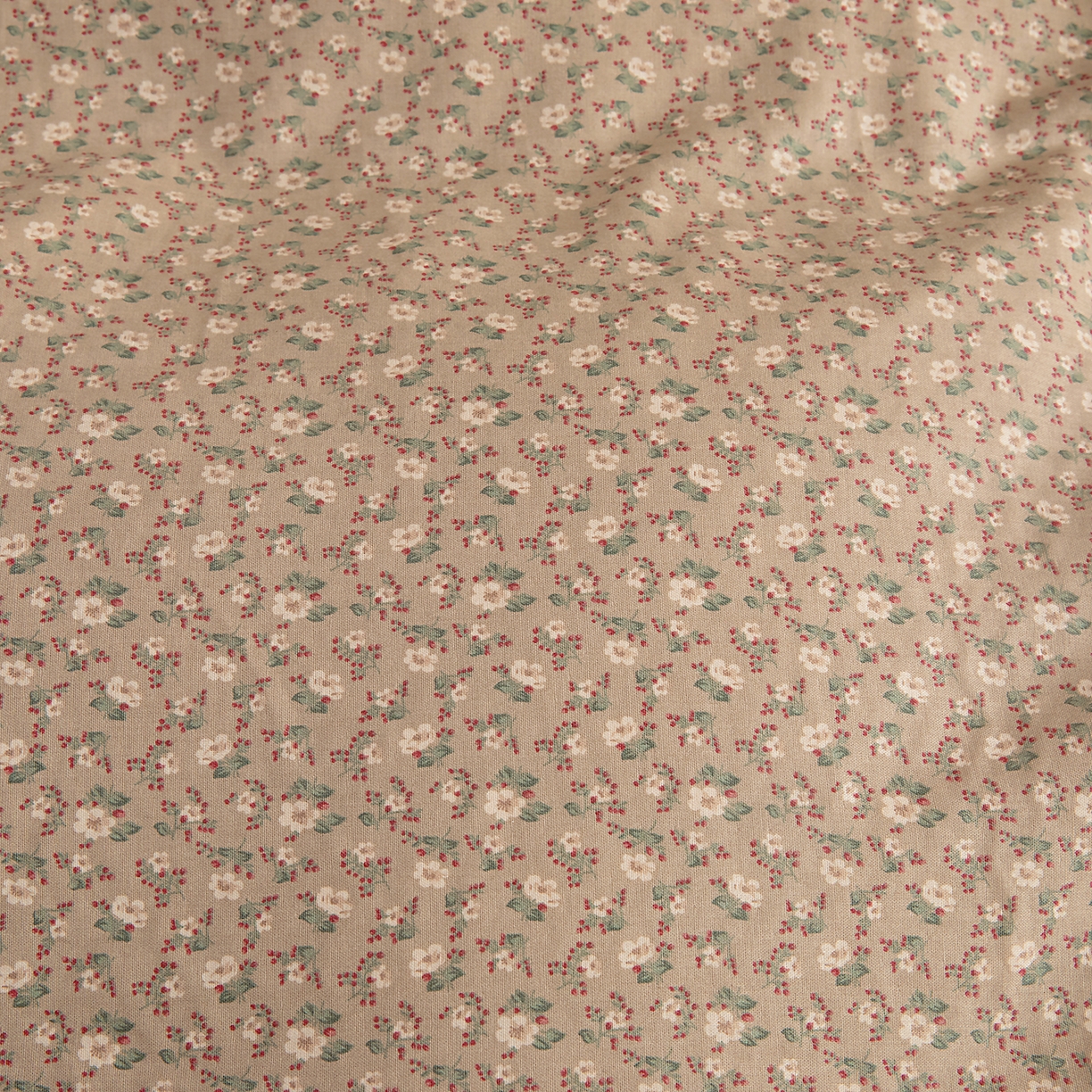 91家纺网 家纺一手货源 找家纺 情煊家纺 2026新款全棉双层纱花边款绣花款四件套 绣花款-绯红