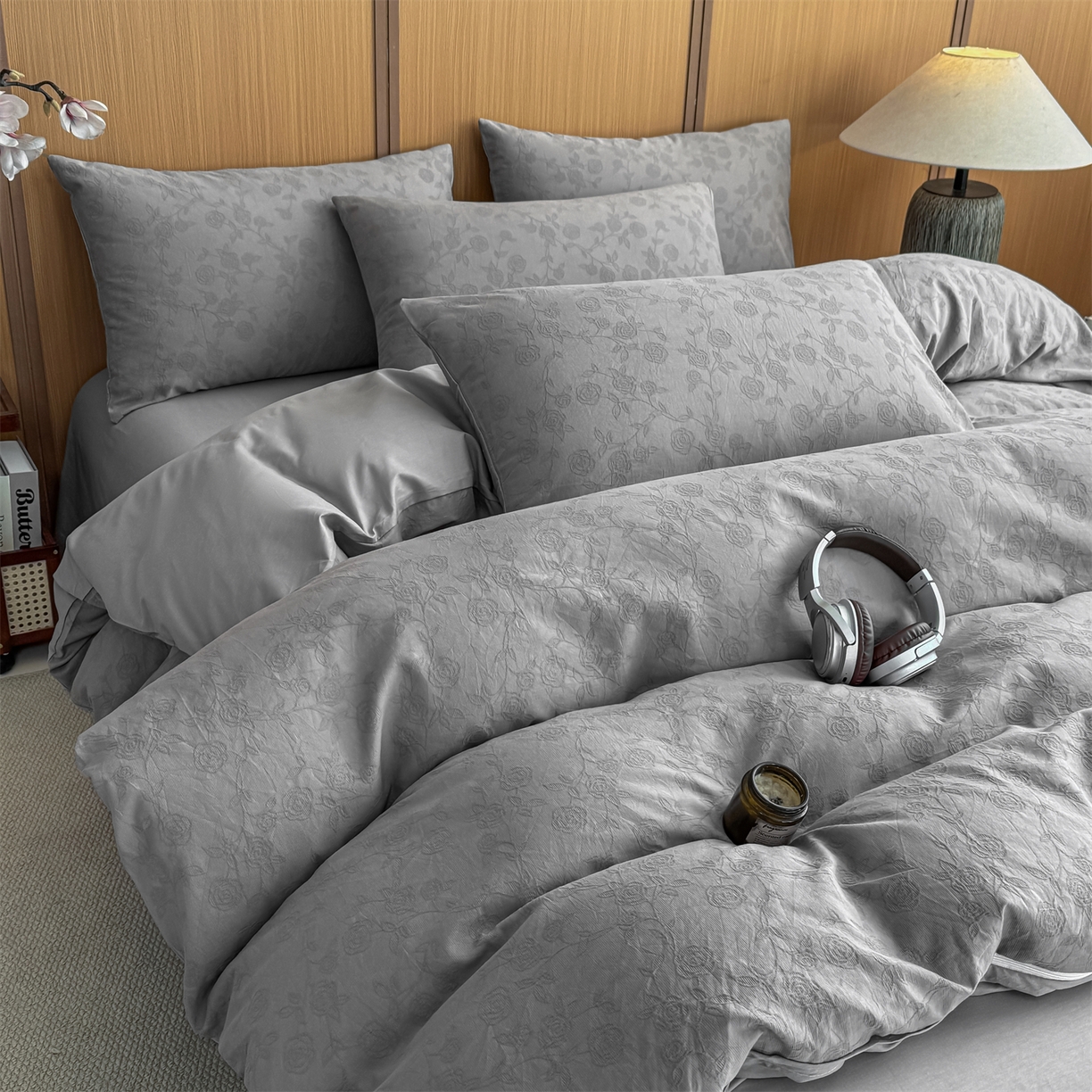 91家纺网 家纺一手货源 找家纺 灰鲸 2026新款全棉纯棉三层纱色织提花四件套 蔷薇-雾灰