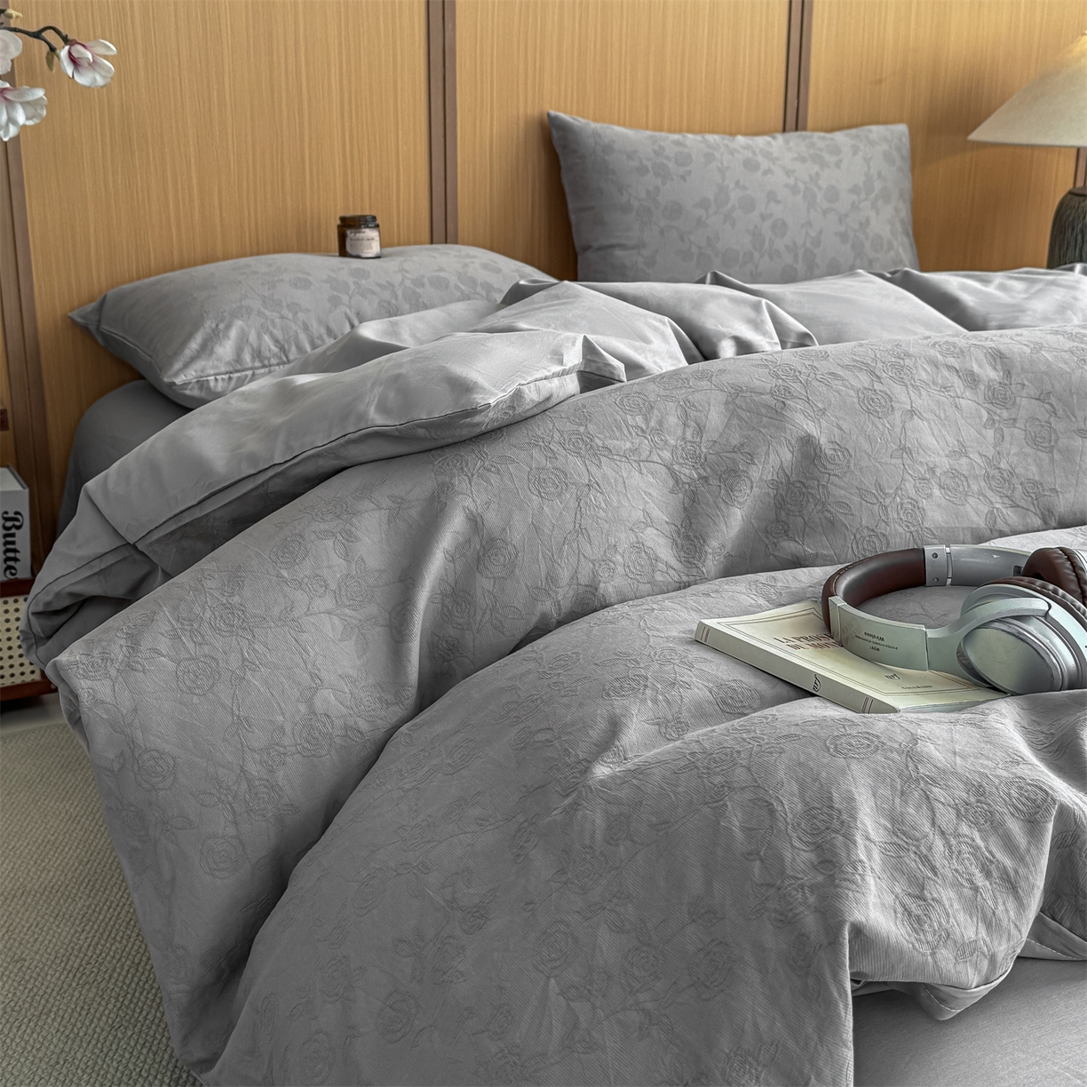 91家纺网 家纺一手货源 找家纺 灰鲸 2026新款全棉纯棉三层纱色织提花四件套 蔷薇-雾灰