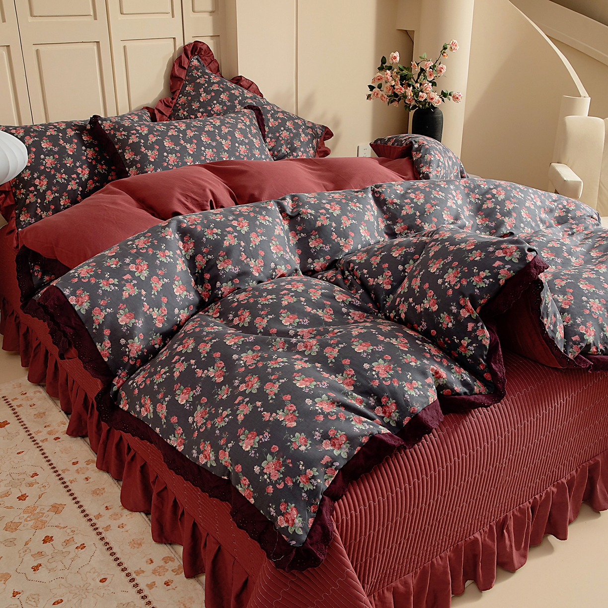 91家纺网 家纺一手货源 找家纺 情煊家纺 2026新款全棉双层纱花边款绣花款四件套 绣花款-缪斯