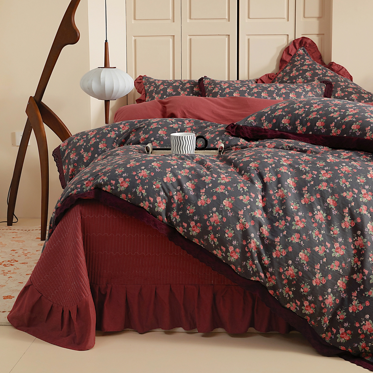 91家纺网 家纺一手货源 找家纺 情煊家纺 2026新款全棉双层纱花边款绣花款四件套 绣花款-缪斯