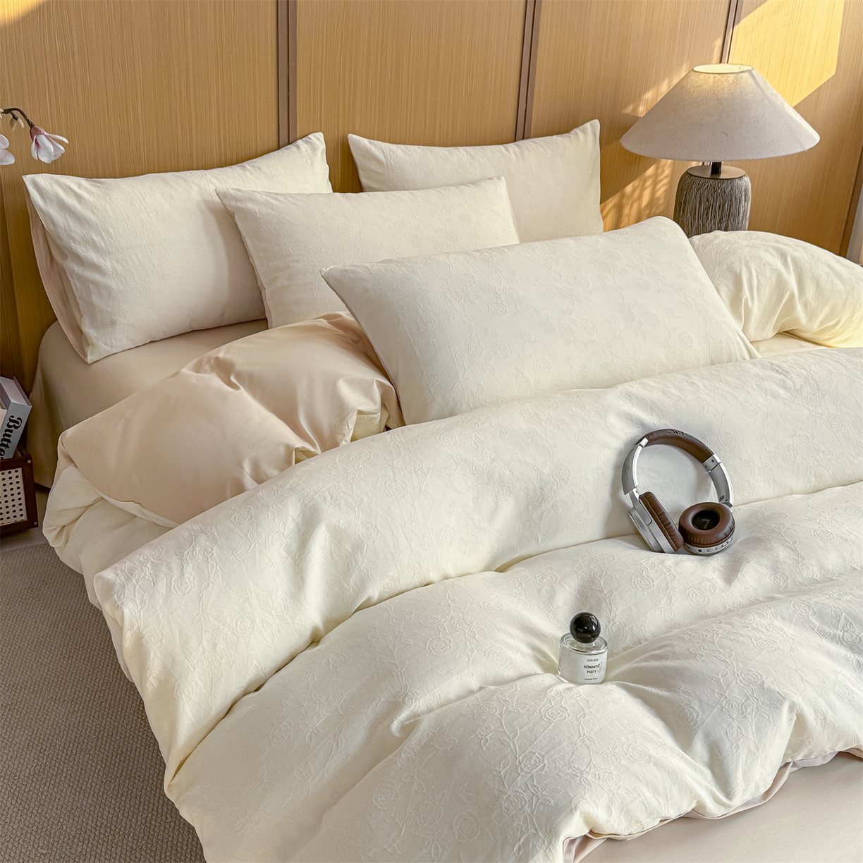 91家纺网 家纺一手货源 找家纺 灰鲸 2026新款全棉纯棉三层纱色织提花四件套 蔷薇-杏仁奶霜